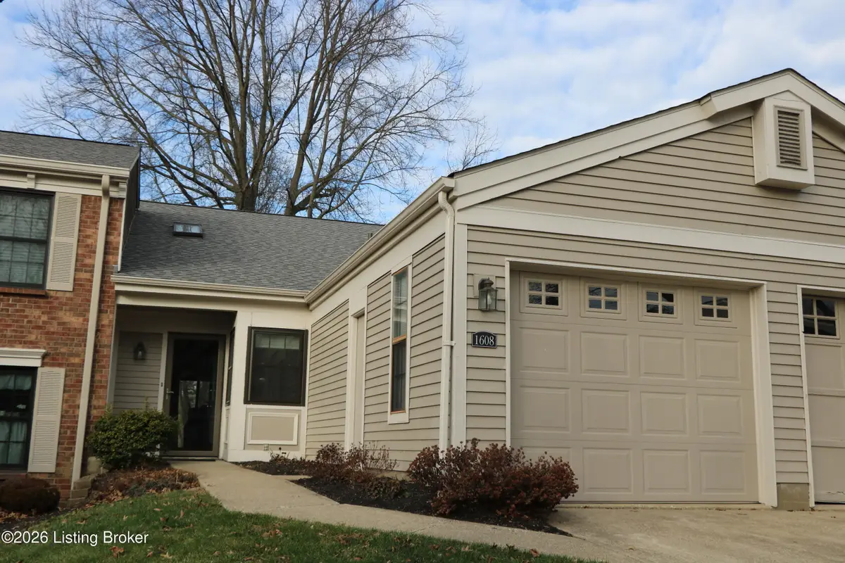 1608 Greens Edge Dr, Florence, KY 41042 - Image #1