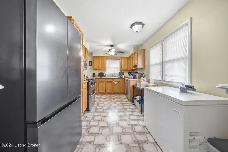 5218 Doyle Dr, Louisville, KY 40216 - Image #2