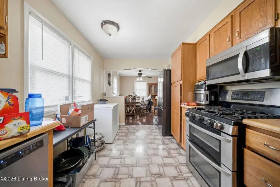 5218 Doyle Dr, Louisville, KY 40216 - Image #3