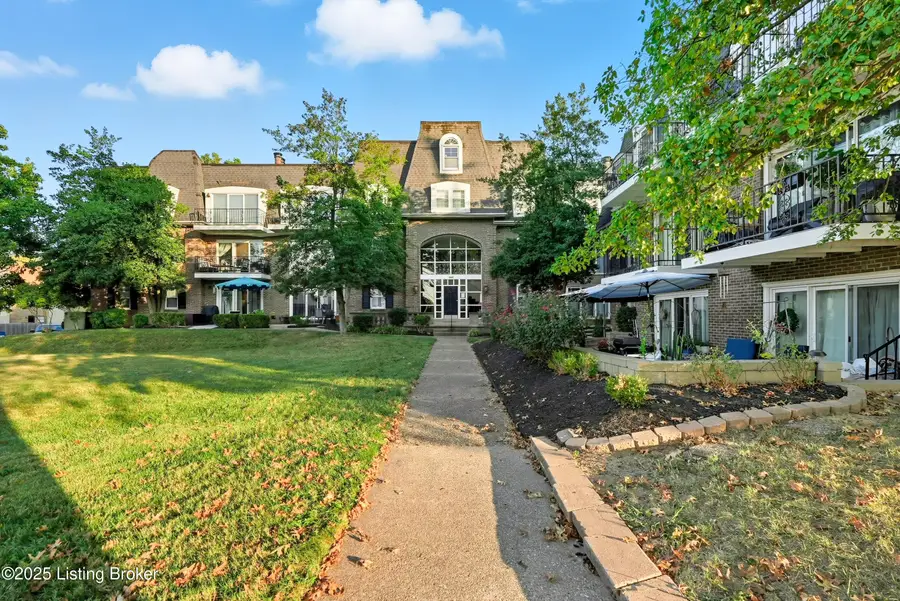 2845 Hikes Ln #305, Louisville, KY 40218 - Image #2