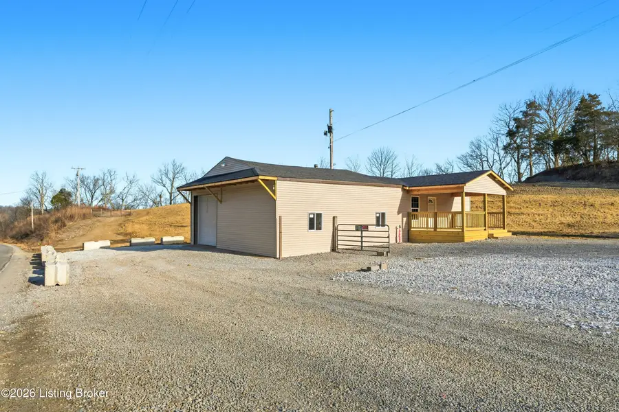 931 Old Louisville Rd, Coxs Creek, KY 40013 - Image #2