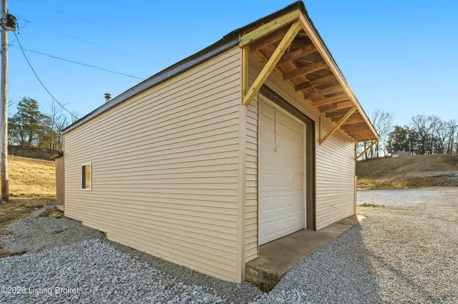 931 Old Louisville Rd, Coxs Creek, KY 40013 - Image #3