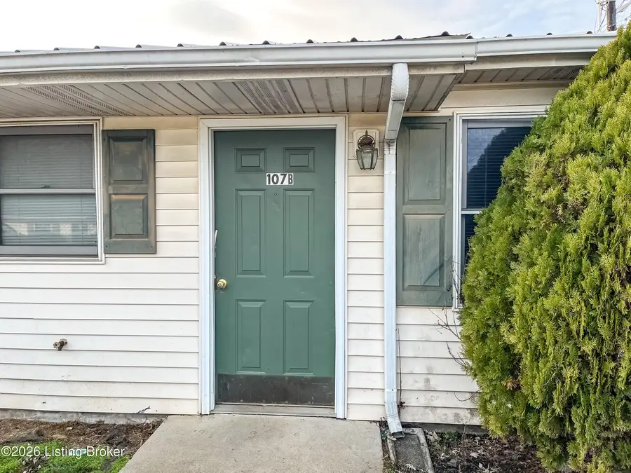 107 W Short St, Clarkson, KY 42726 - Image #2