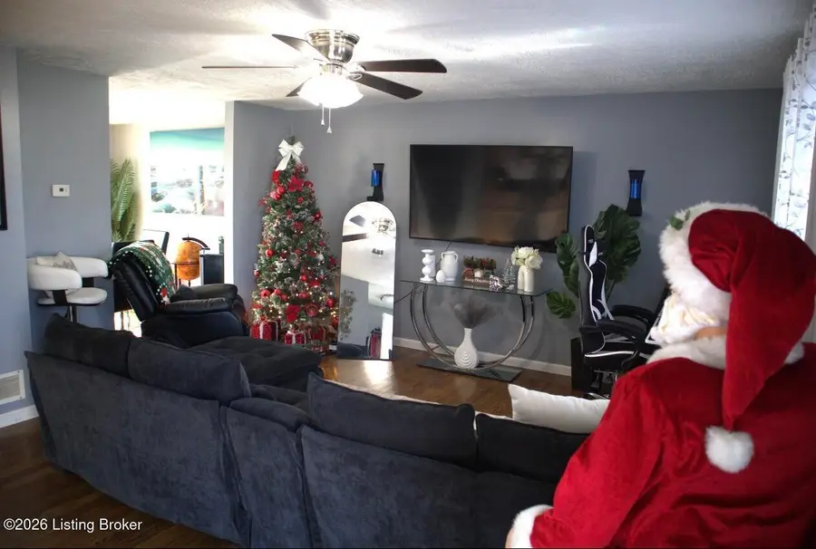 243 Saguaro Dr, Louisville, KY 40229 - Image #3