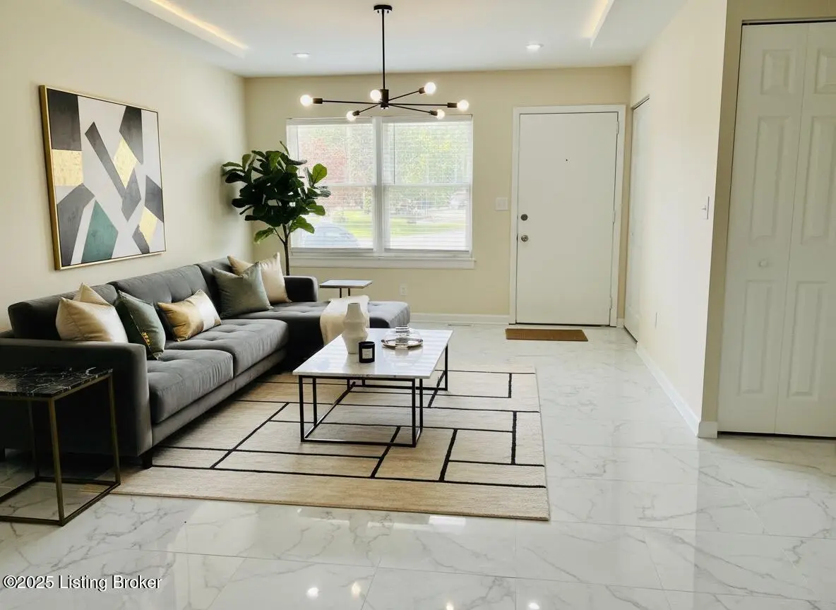 384 Glenview Rd, Louisville, KY 40229 - Image #1