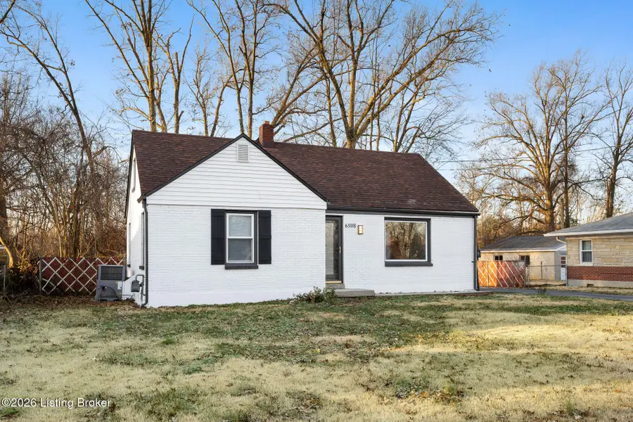 6508 South Dr, Louisville, KY 40272 - Image #2