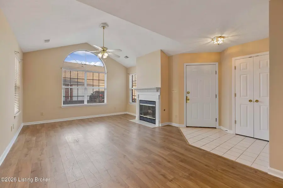 3813 Greenhurst Dr, Louisville, KY 40299 - Image #3