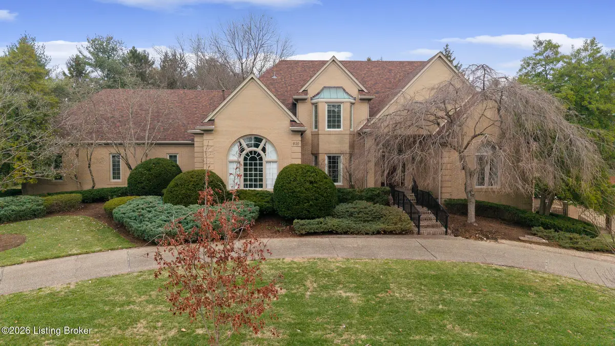 910 Rugby Pl, Louisville, KY 40222 - Image #1