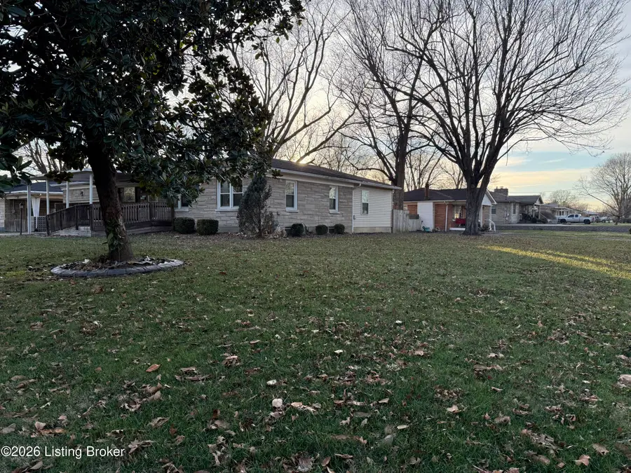 8548 Robbins Rd, Louisville, KY 40258 - Image #3