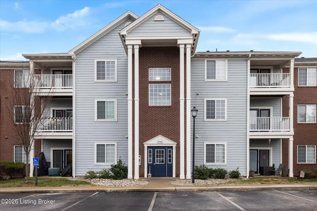 2704 Bradford Commons Dr #201, Louisville, KY 40299 - Image #1