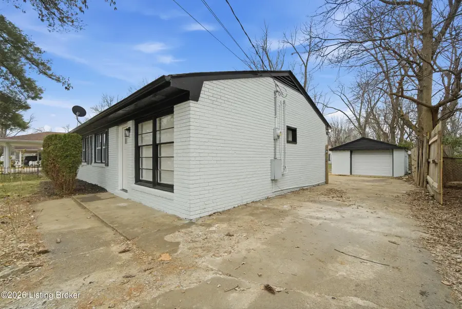 5612 Rustic Way, Louisville, KY 40218 - Image #2
