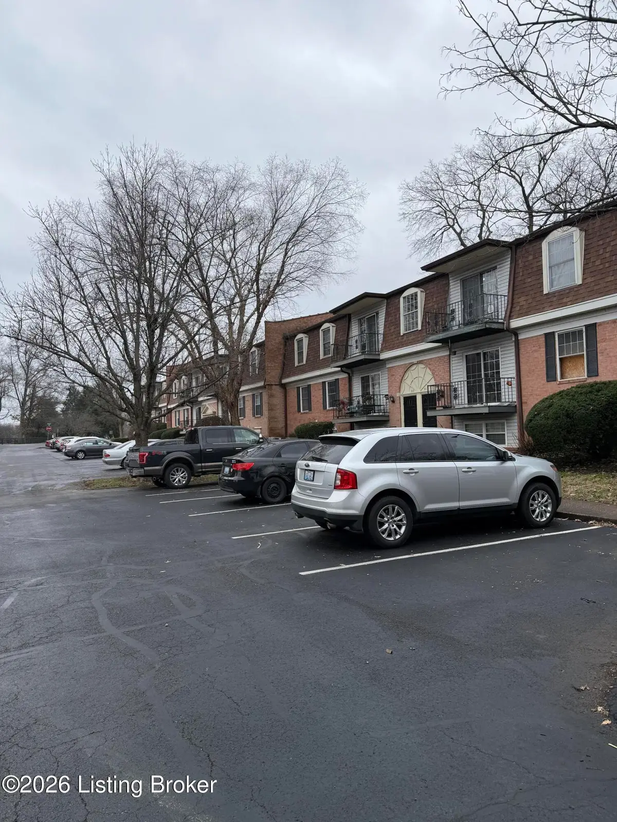 303 Chanel Ct Ct #APT 7, Louisville, KY 40218 - Image #1