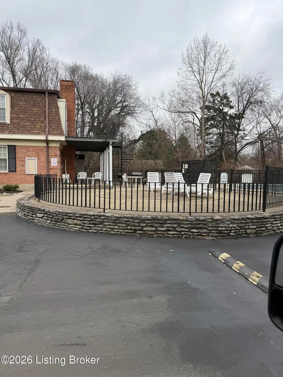 303 Chanel Ct Ct #APT 7, Louisville, KY 40218 - Image #3