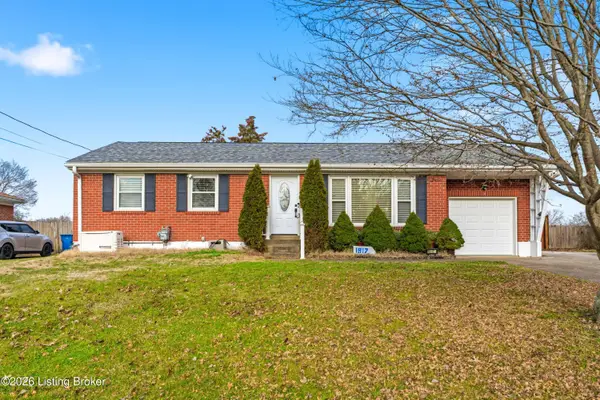 1917 Taffeta Dr, Louisville, KY 40272