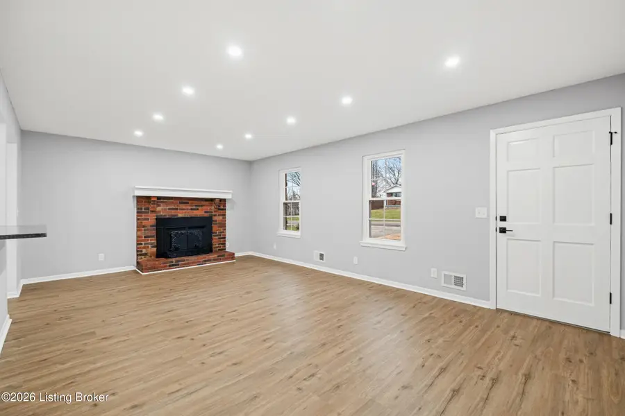 373 Circle Dr, Shepherdsville, KY 40165 - Image #3