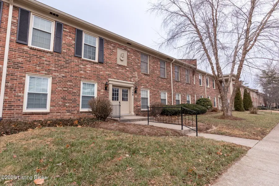 248 Stonehenge Dr #APT 104, Louisville, KY 40207 - Image #3
