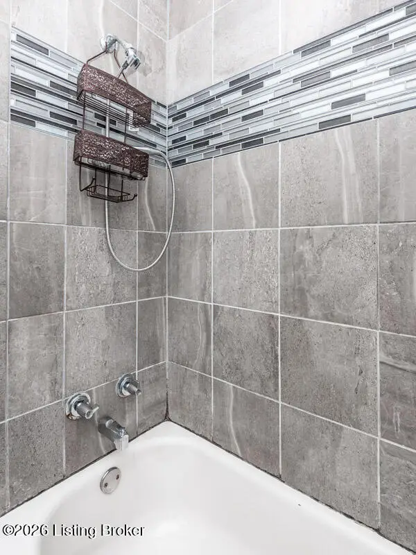 4926 Cedar Brook Ct, Louisville, KY 40219 - Image #3