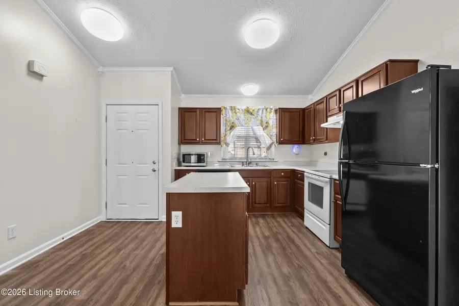 140 Charlton Wynde Dr, Louisville, KY 40245 - Image #2