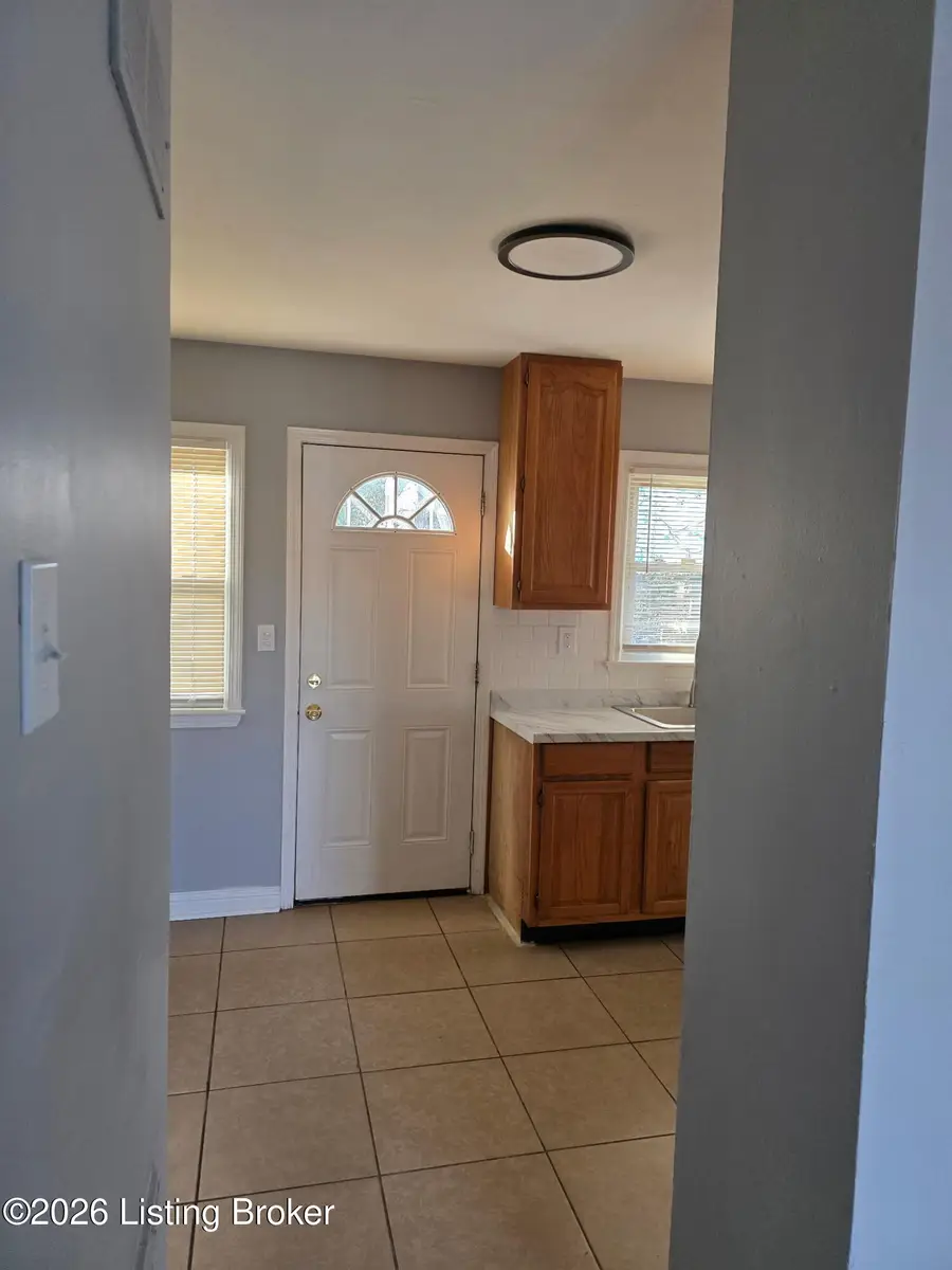 5610 Rustic Way, Louisville, KY 40218 - Image #2