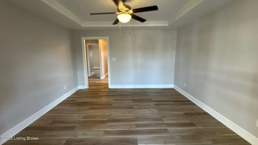 7619 Stovall Pl, Louisville, KY 40228 - Image #2