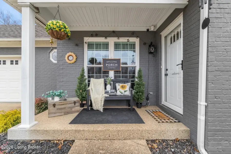 215 Woodfield Cir, Shelbyville, KY 40065 - Image #2