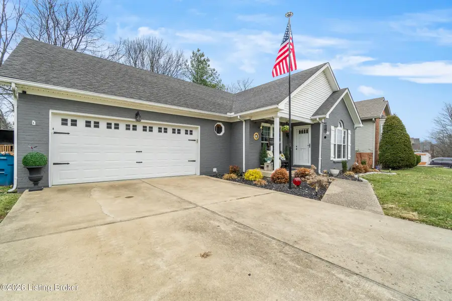 215 Woodfield Cir, Shelbyville, KY 40065 - Image #3
