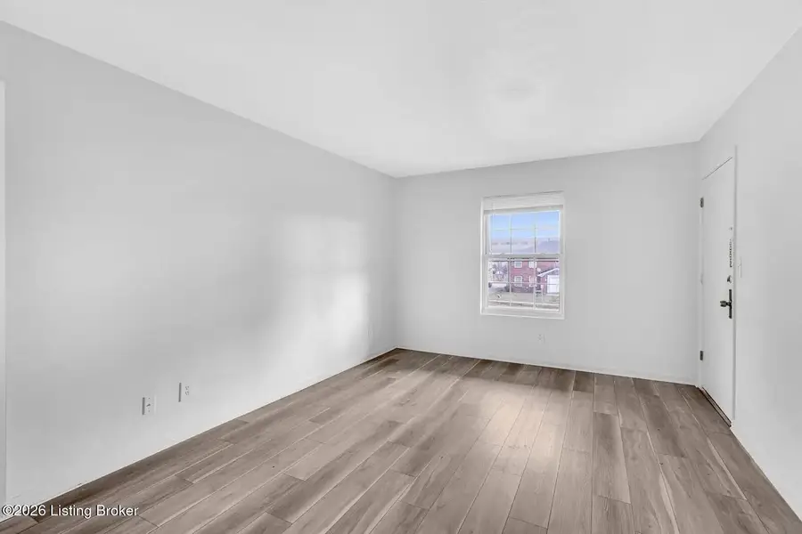 7602 Garrison Rd, Louisville, KY 40214 - Image #2