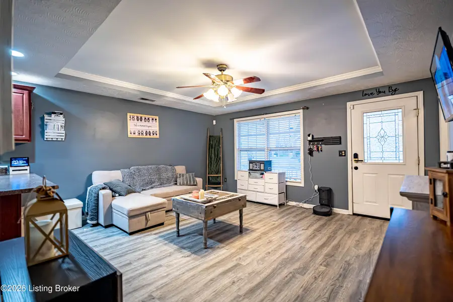 5269 Dobson Ln, Shelbyville, KY 40065 - Image #2