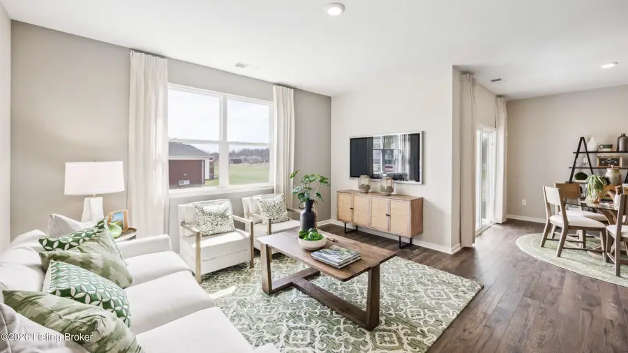 8107 Cedar Meadows Ln, Louisville, KY 40229 - Image #2