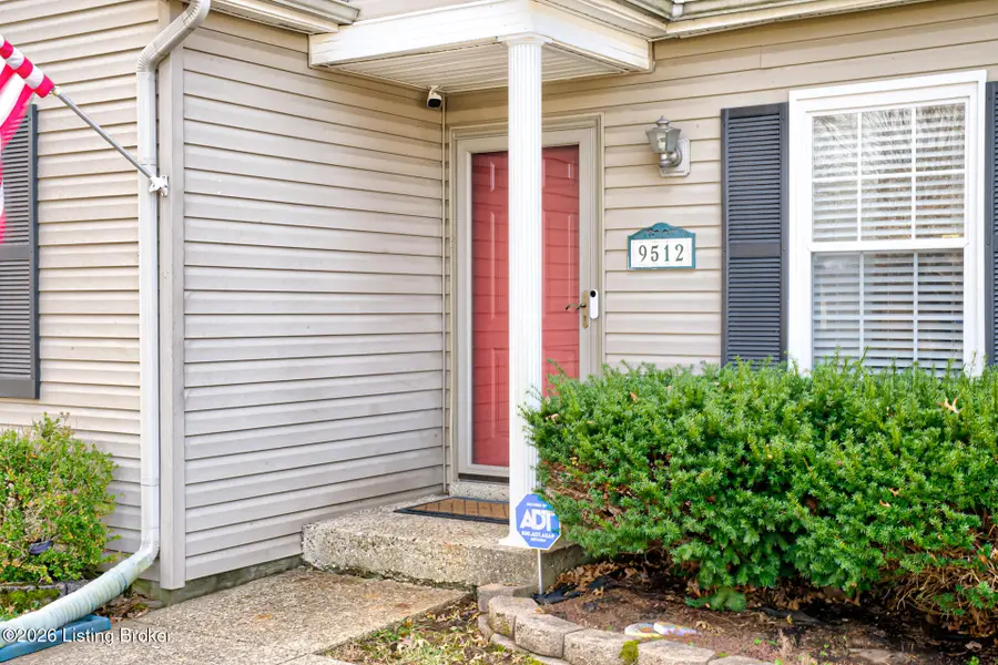9512 Cooper Chase Ct, Louisville, KY 40229 - Image #2
