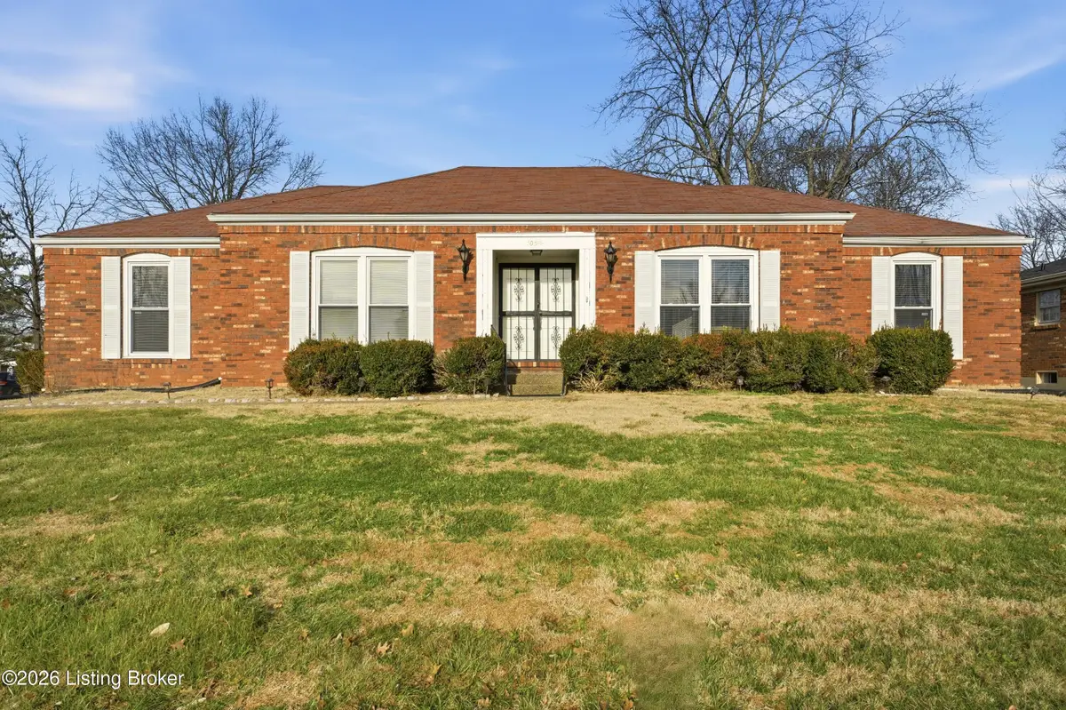 10501 Lawrencekirk Ct, Douglass Hills, KY 40243 - Image #1