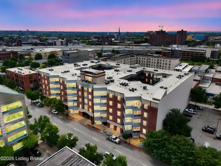 324 E Main St #UNIT 404, Louisville, KY 40202 - Image #3