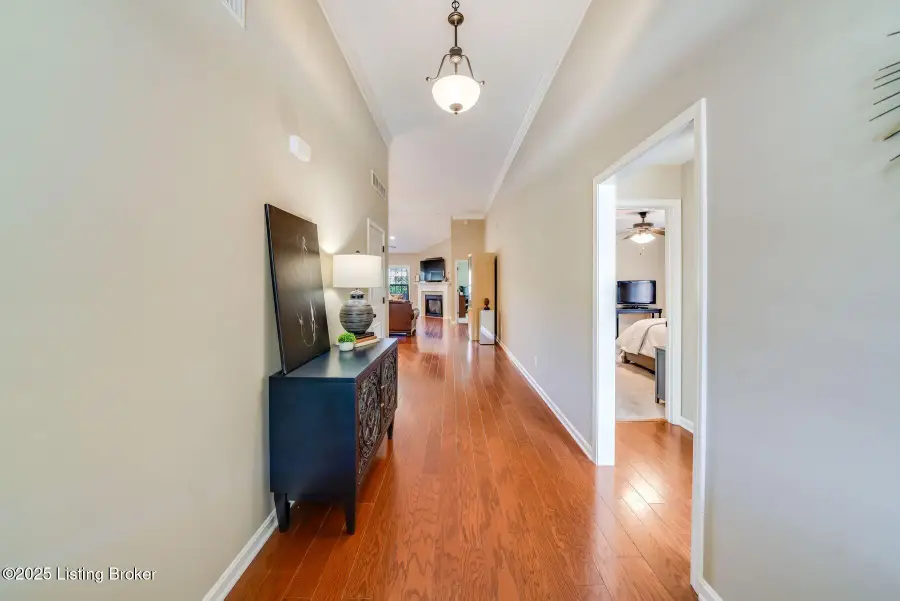 10013 Cedar Garden Dr, Louisville, KY 40291 - Image #2