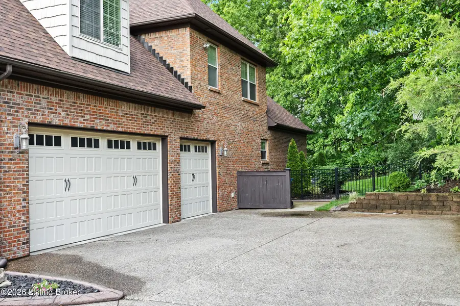 19105 Brattle Ln, Louisville, KY 40245 - Image #3