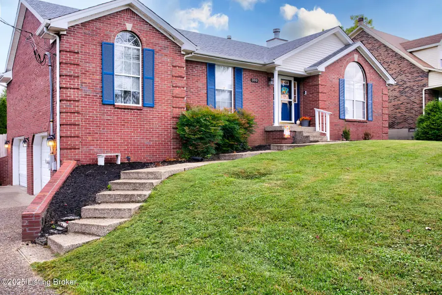 390 Shadowlawn Dr, Louisville, KY 40229 - Image #2