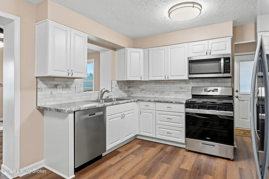 11408 Flowervale Ln, Louisville, KY 40272 - Image #2