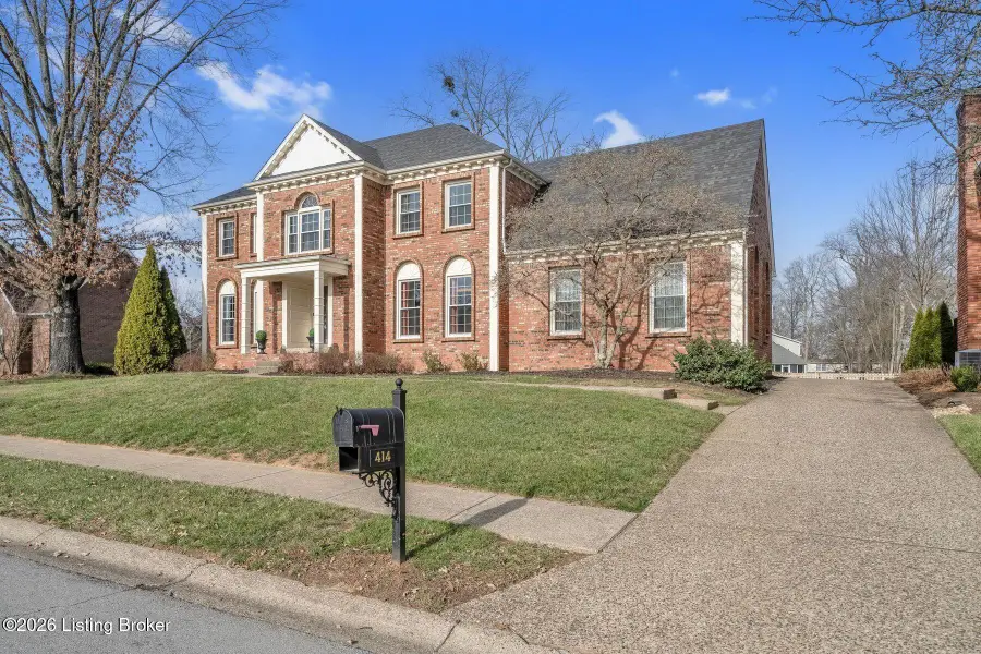 414 Lake Forest Pkwy, Louisville, KY 40245 - Image #3