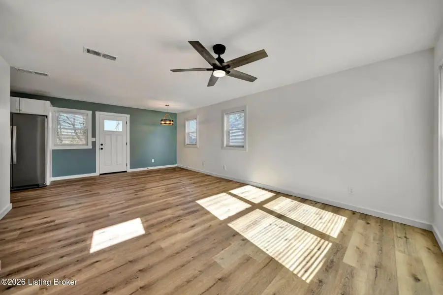 8611 Bluebell Dr, Louisville, KY 40219 - Image #3