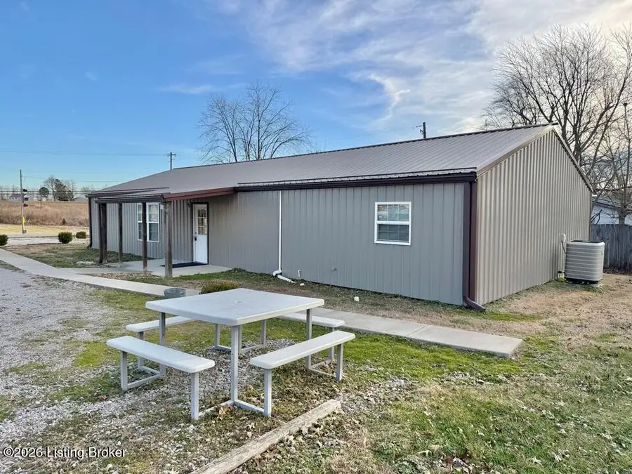 409 Millerstown St, Clarkson, KY 42726 - Image #2