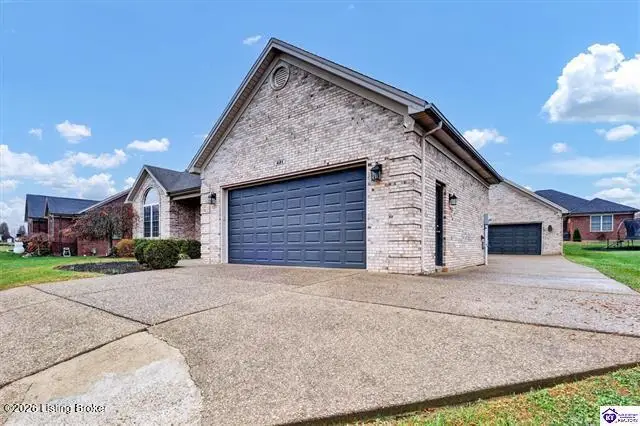 421 E Woodlake Cir, Mount Washington, KY 40047 - Image #3