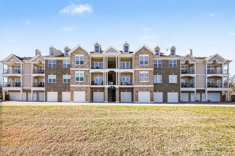 10204 Overlook Meadows Pl #203, Louisville, KY 40291 - Image #2