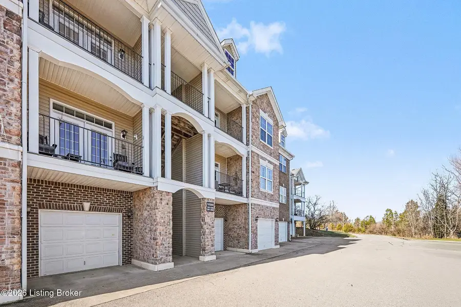 10204 Overlook Meadows Pl #203, Louisville, KY 40291 - Image #3