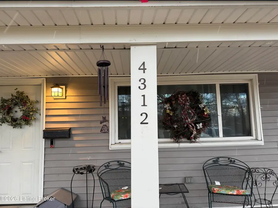4312 Lynnview Dr, Louisville, KY 40216 - Image #2