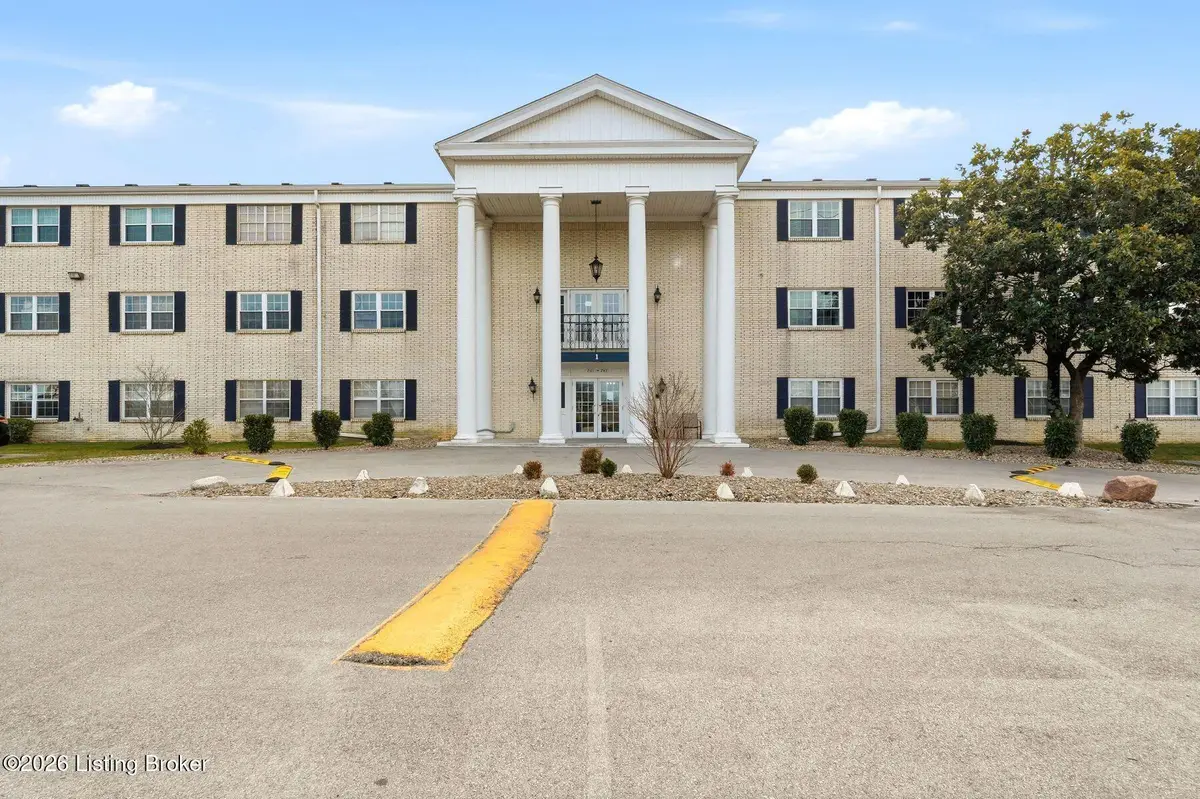 239 El Conquistador Pl, Louisville, KY 40220 - Image #1