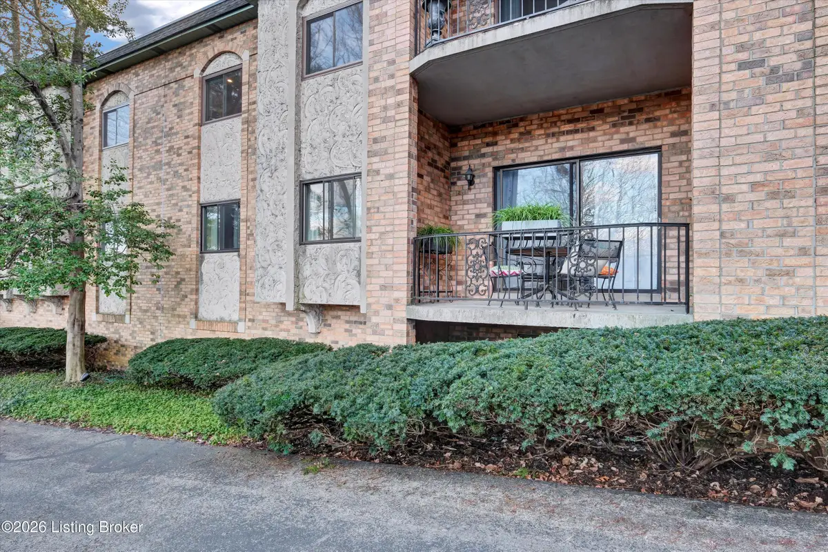 5800 Coach Gate Wynde #APT 268, Louisville, KY 40207 - Image #1