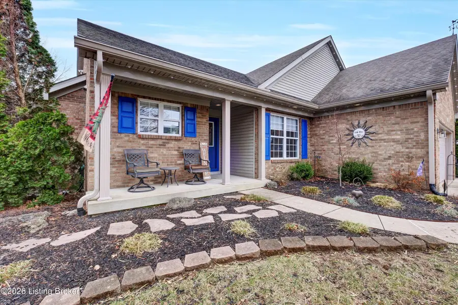 8801 Fox Chase Pl, Louisville, KY 40228 - Image #2