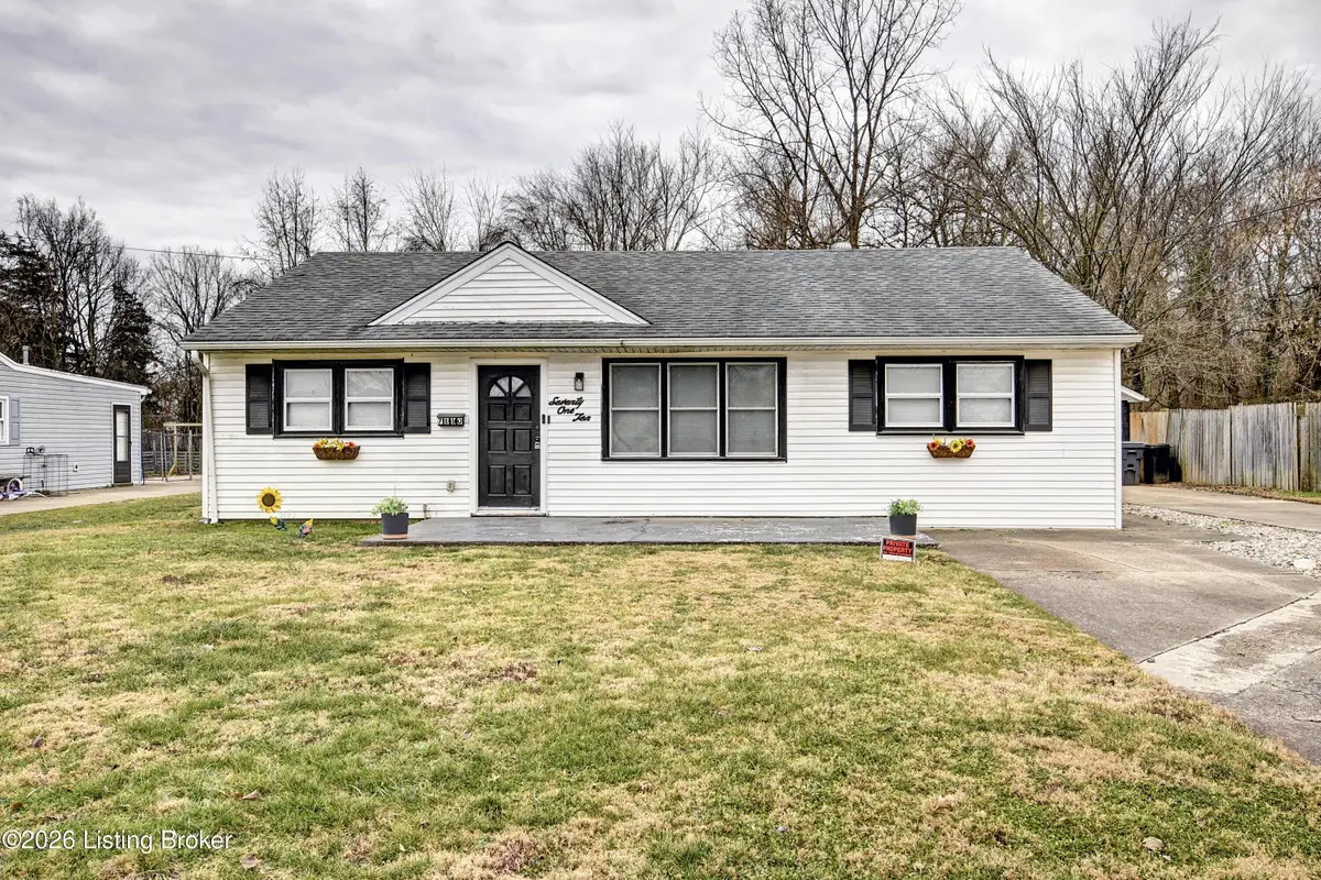 7110 Rainbow Dr, Louisville, KY 40272 - Image #1