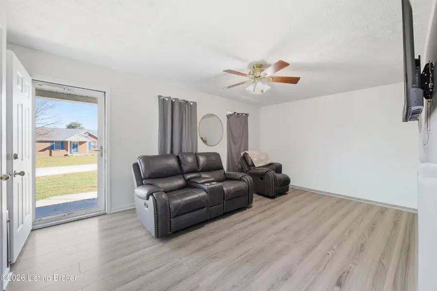 1030 Butler Dr, Lawrenceburg, KY 40342 - Image #2