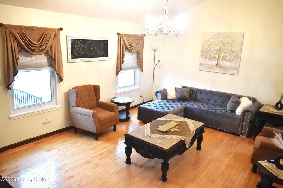 10408 Vantage Rd, Louisville, KY 40299 - Image #2