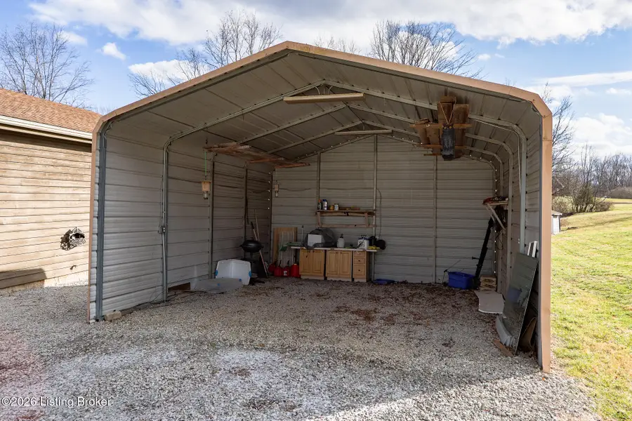 44 Pioneer Dr, Taylorsville, KY 40071 - Image #3